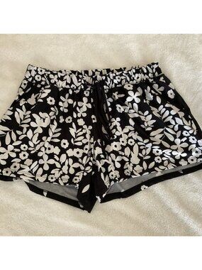 In Bloom by Jonquil Women's Black White Floral Pajama Shorts Sz M Elastic Pocket